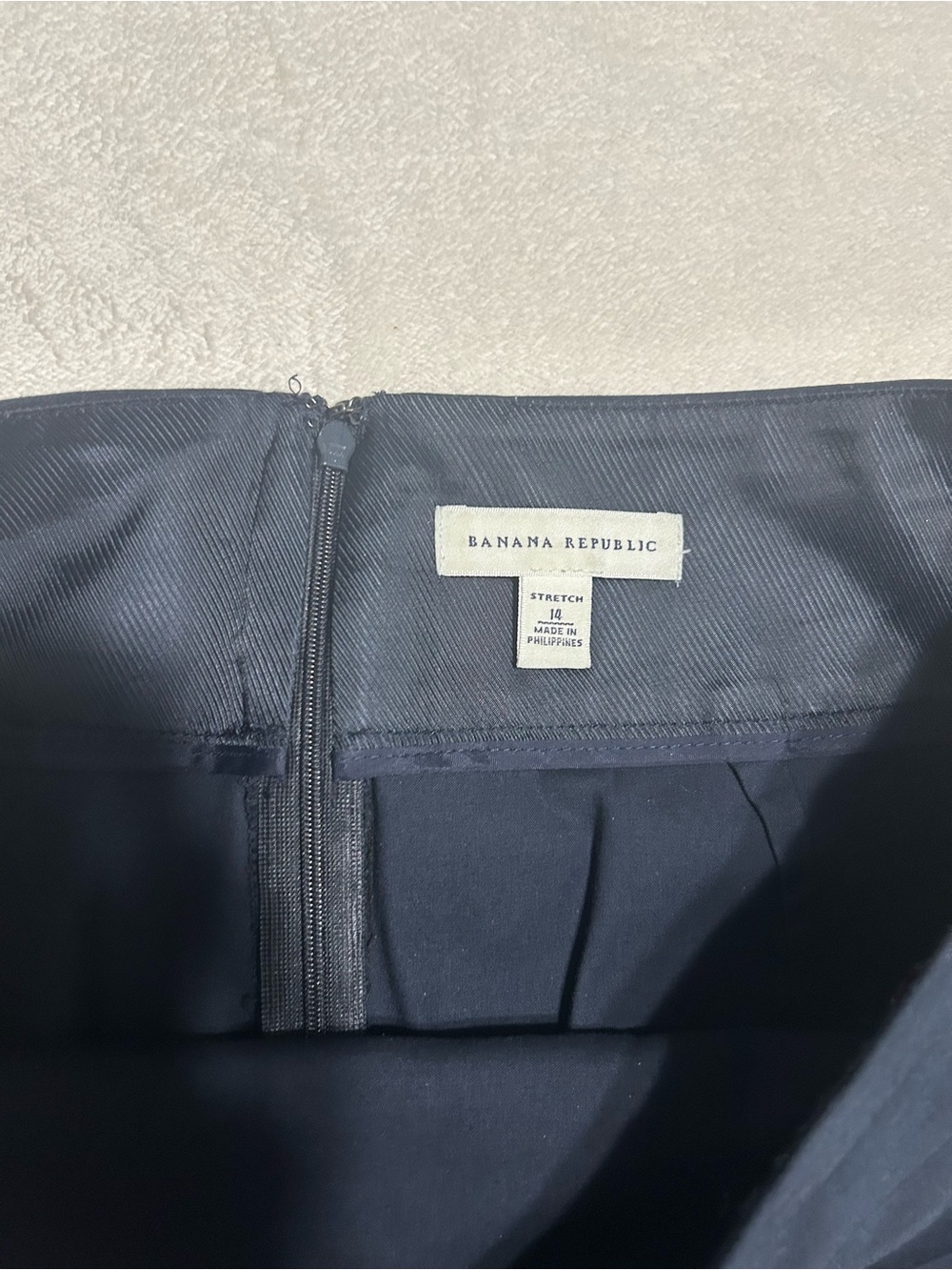 Banana Republic Navy Stretchy Pencil Skirt - Sleek Office Staple - Picture 4 of 6